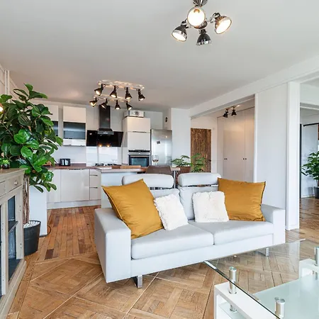 Loft Style 1 Bdr - Panoramic View Swimming Pool & Garage