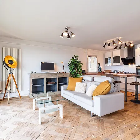 Loft Style 1 Bdr - Panoramic View Swimming Pool & Garage *